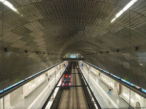 Maille métallique du métro architectural de Barcelone Codina