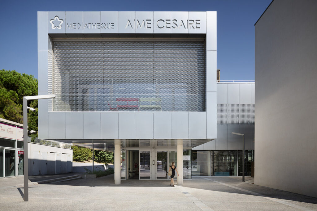 Medienbibliothek Aimé Césaire Codina Architektonisches Metallgewebe