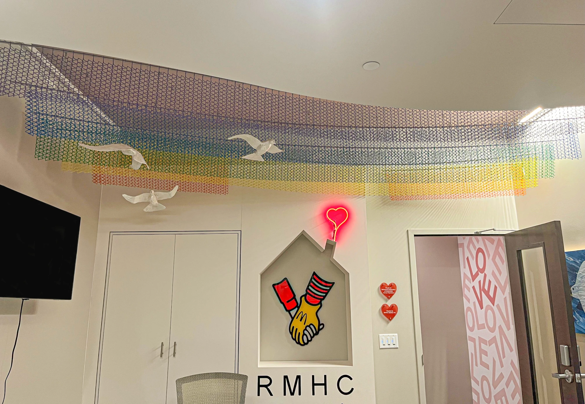 Hospital Ronald McDonald metal curtains